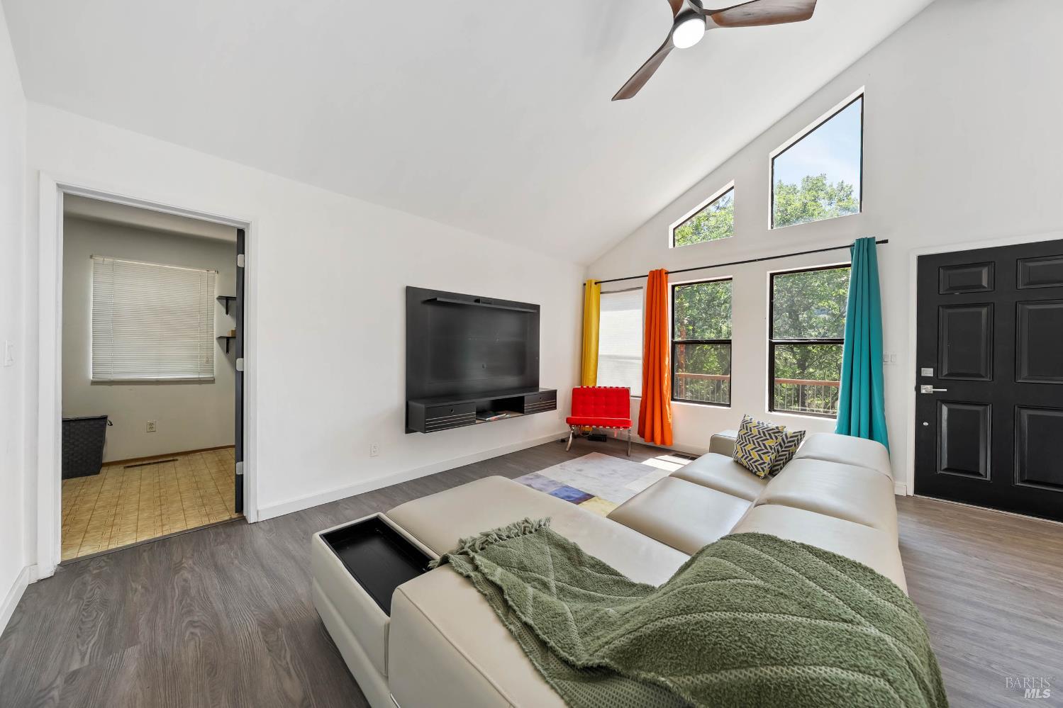 Detail Gallery Image 12 of 37 For 16300 Ponderosa Dr, Cobb,  CA 95426 - 2 Beds | 1/1 Baths