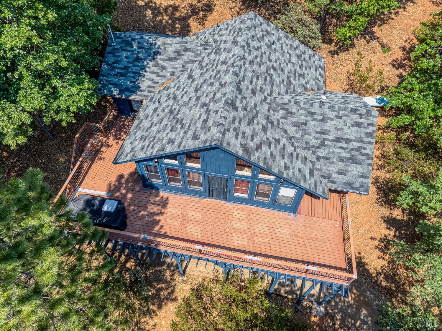 Detail Gallery Image 3 of 37 For 16300 Ponderosa Dr, Cobb,  CA 95426 - 2 Beds | 1/1 Baths