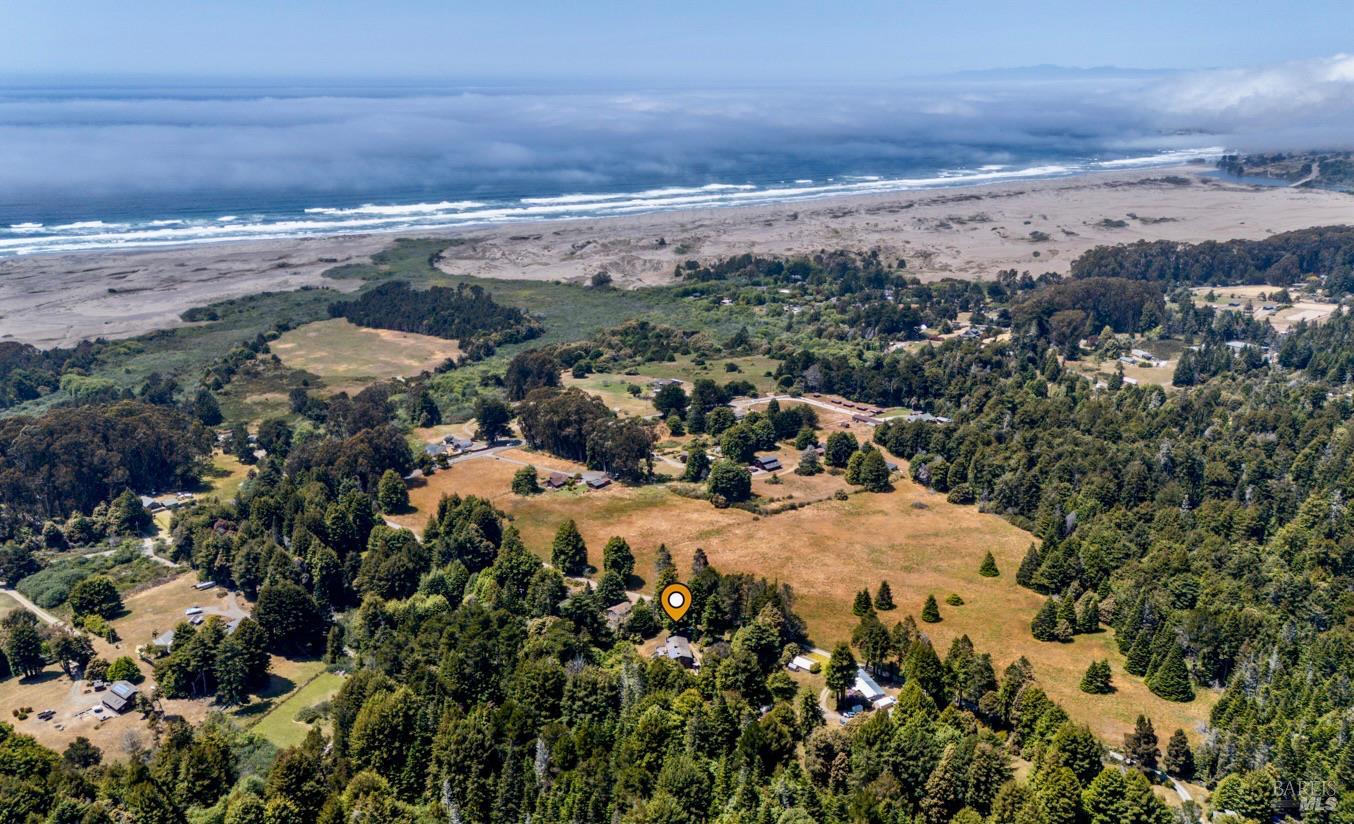 Detail Gallery Image 4 of 38 For 32800 Sutliff Ln, Fort Bragg,  CA 95437 - 2 Beds | 2 Baths