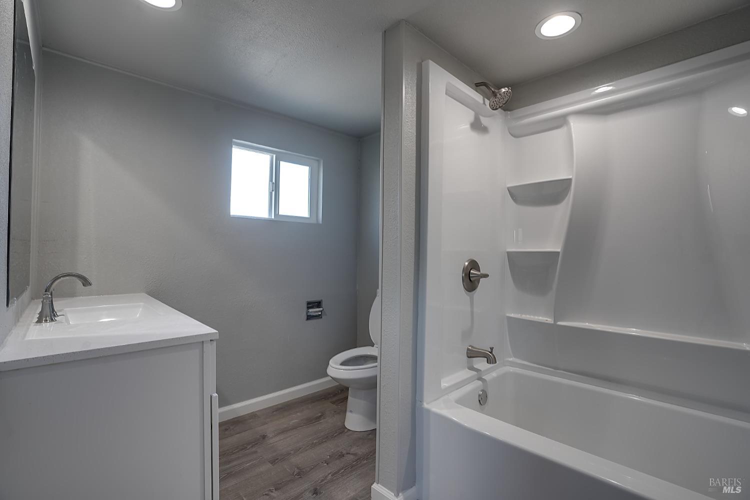Detail Gallery Image 29 of 44 For 1821 Lakeville Hwy 77, Petaluma,  CA 94954 - 2 Beds | 2 Baths