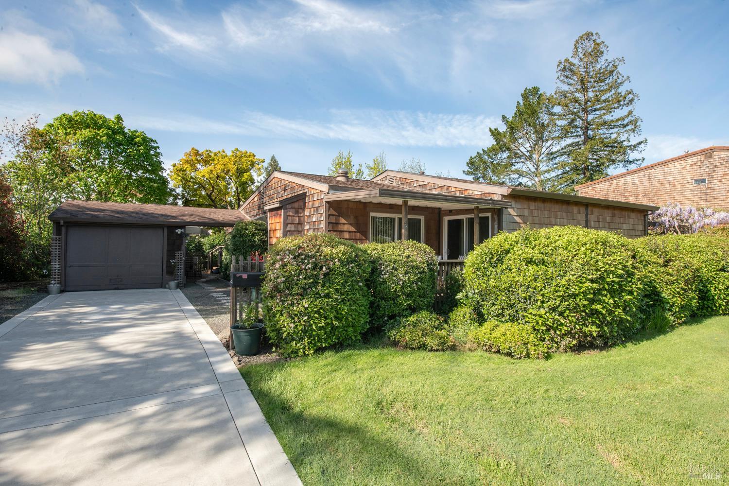Detail Gallery Image 1 of 1 For 1451 Mission Dr, Sonoma,  CA 95476 - 2 Beds | 2 Baths