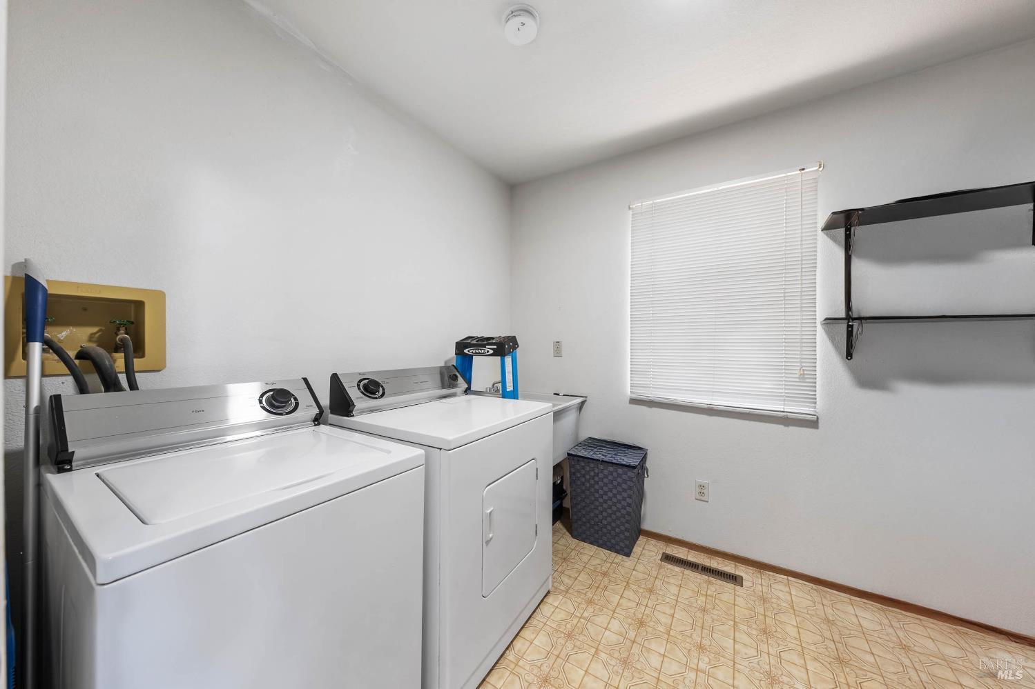 Detail Gallery Image 25 of 37 For 16300 Ponderosa Dr, Cobb,  CA 95426 - 2 Beds | 1/1 Baths