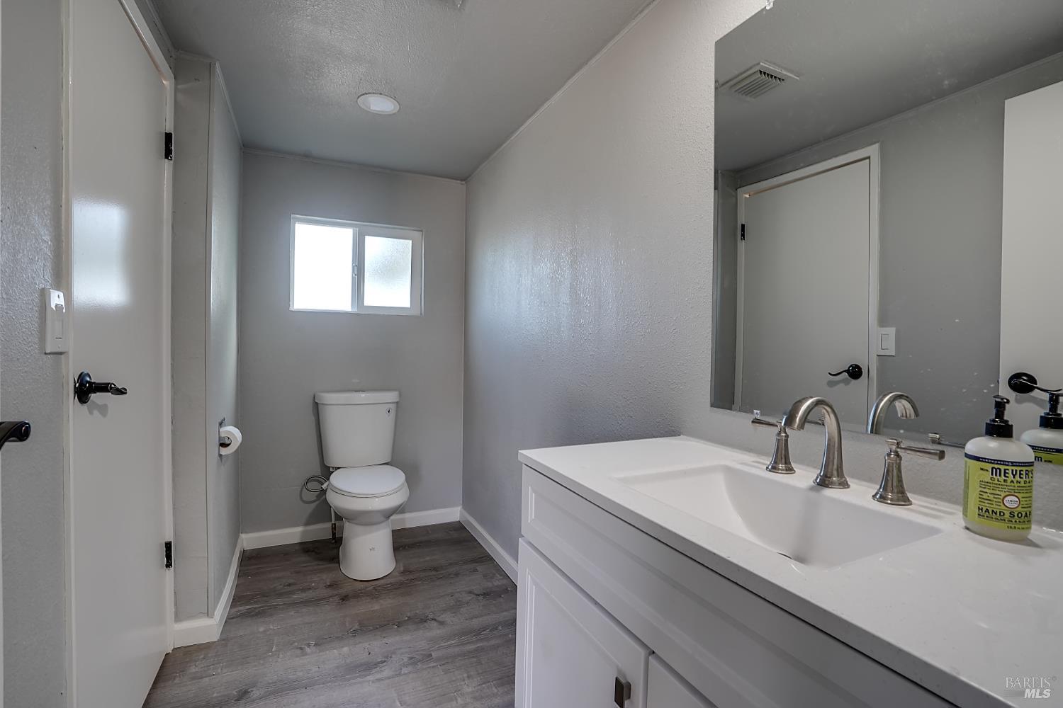 Detail Gallery Image 15 of 44 For 1821 Lakeville Hwy 77, Petaluma,  CA 94954 - 2 Beds | 2 Baths