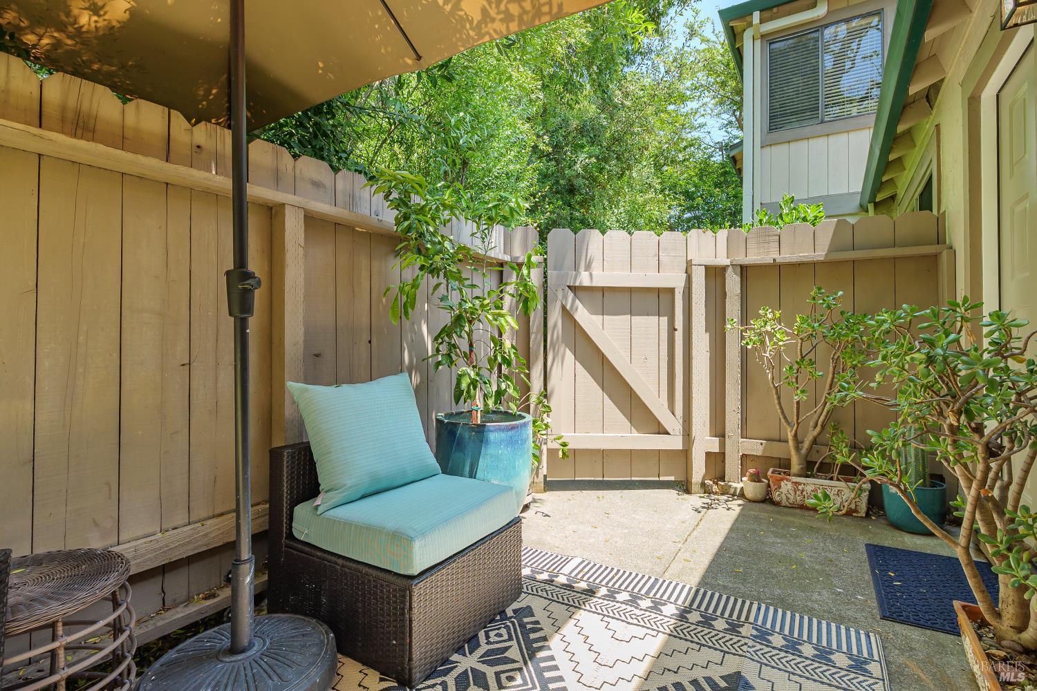 Detail Gallery Image 14 of 17 For 209 Antoinette Ct, Novato,  CA 94947 - 2 Beds | 1 Baths