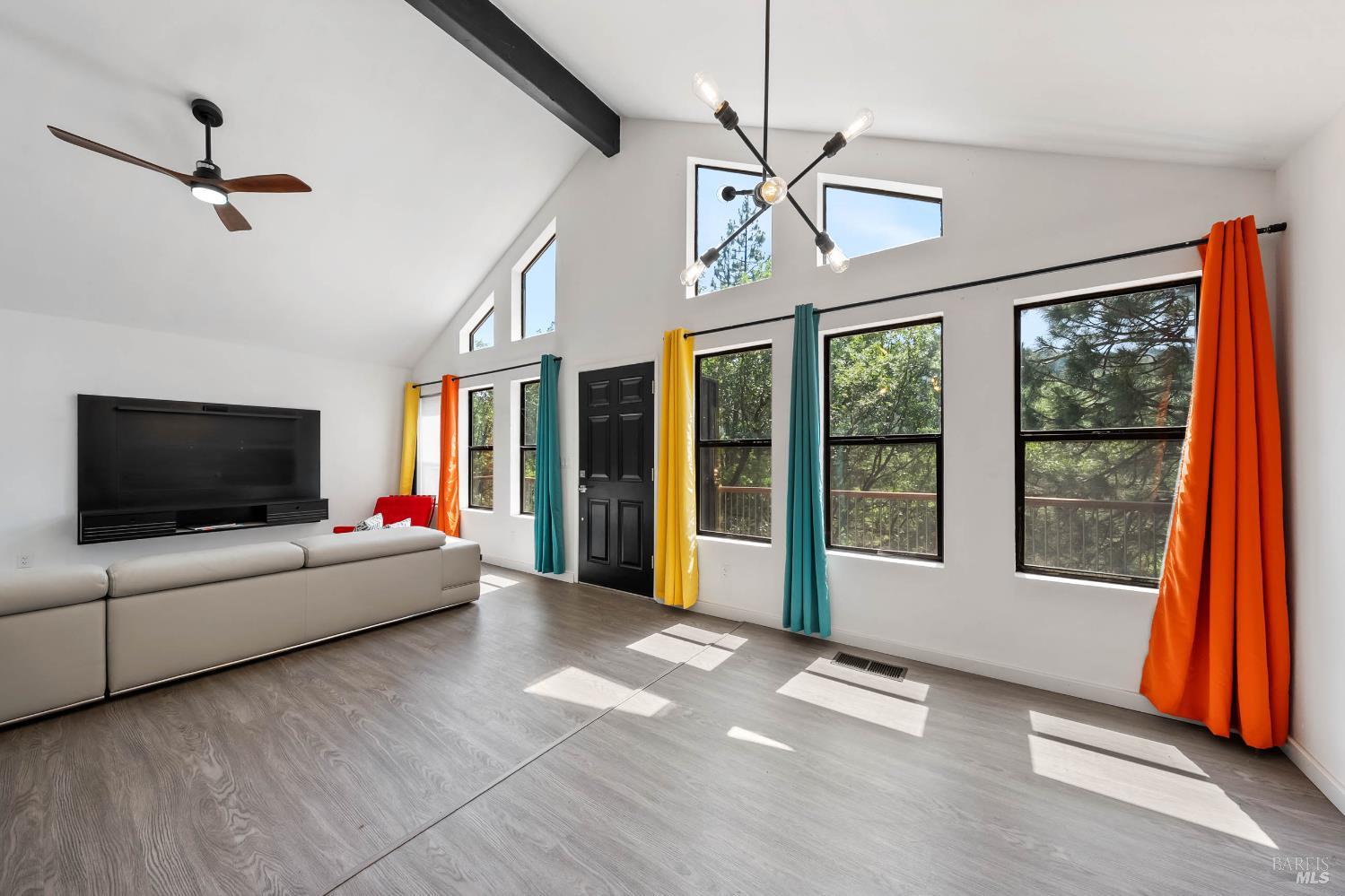 Detail Gallery Image 9 of 37 For 16300 Ponderosa Dr, Cobb,  CA 95426 - 2 Beds | 1/1 Baths