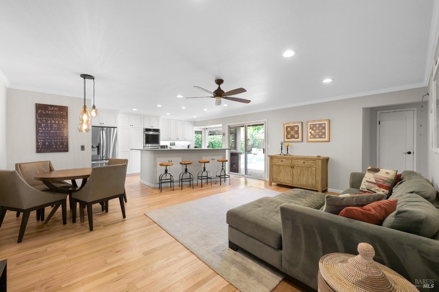 Detail Gallery Image 5 of 28 For 17 Mosswood Ct, Novato,  CA 94947 - 4 Beds | 2 Baths