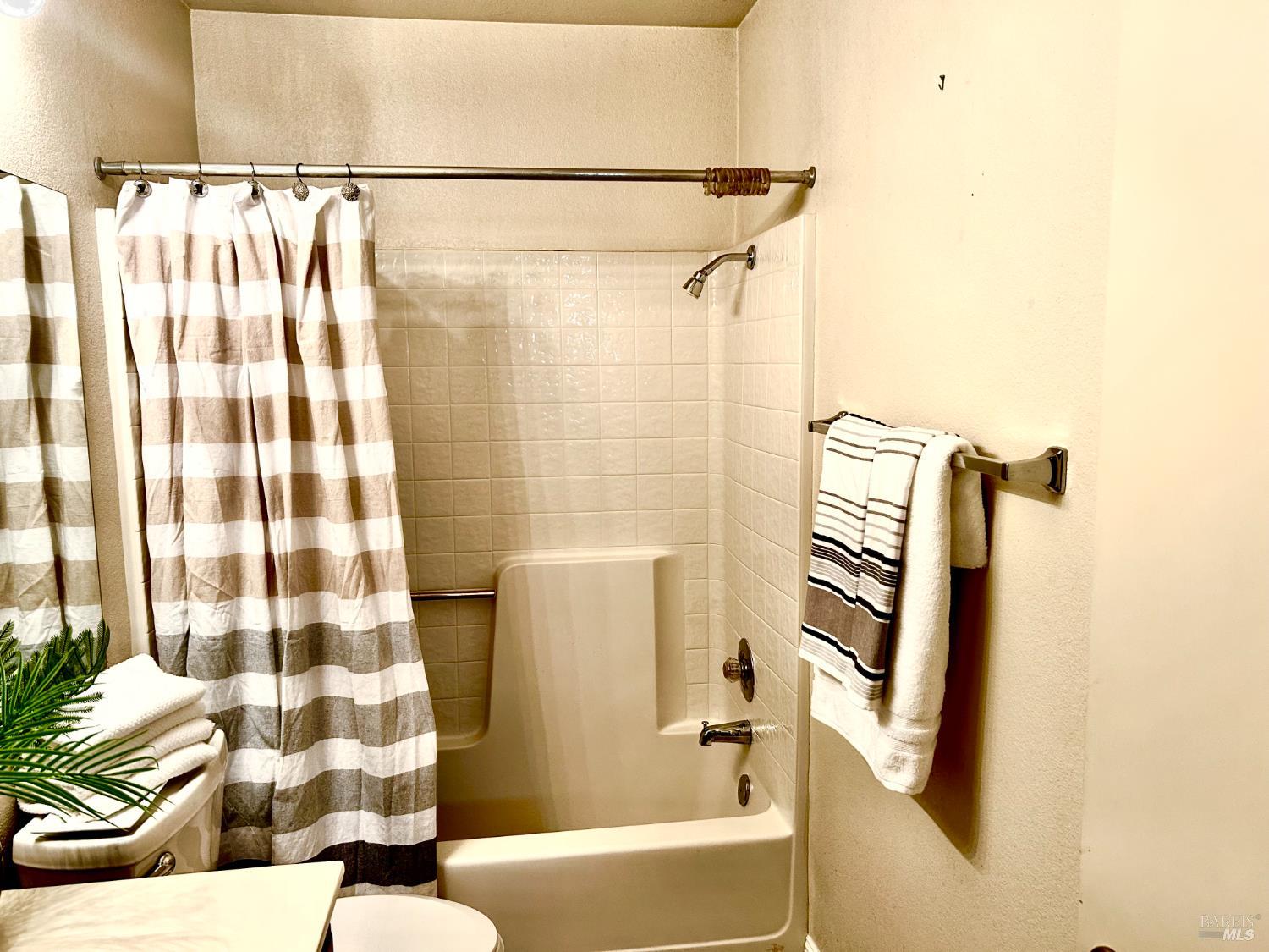 Detail Gallery Image 21 of 29 For 261 Bridgewater Cir, Suisun City,  CA 94585 - 3 Beds | 2/1 Baths