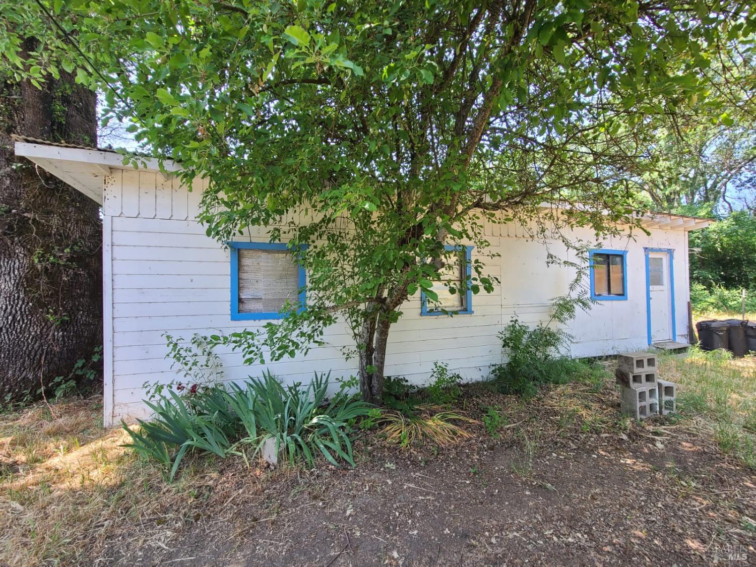 Detail Gallery Image 6 of 11 For 24450 Wattenburg Rd, Covelo,  CA 95428 - 3 Beds | 2 Baths