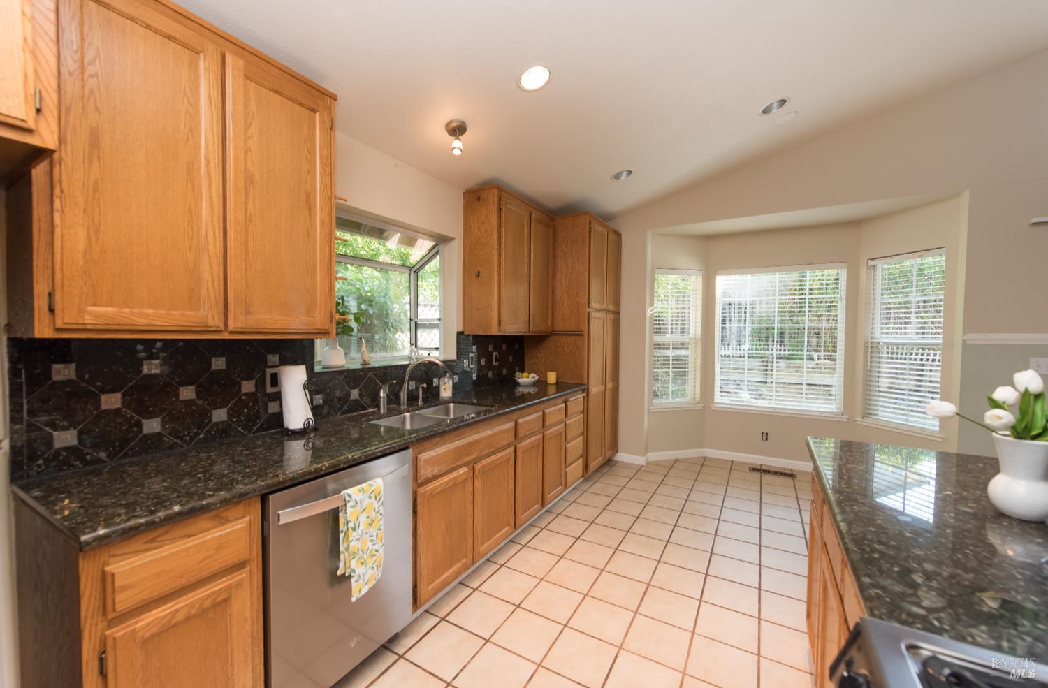Detail Gallery Image 15 of 31 For 135 Furber Ln, Cloverdale,  CA 95425 - 3 Beds | 2 Baths