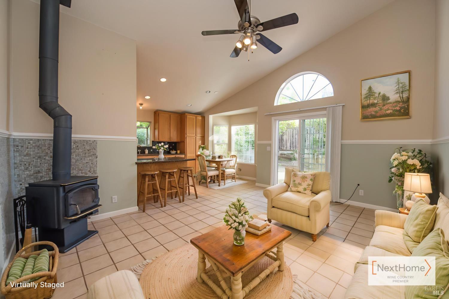 Detail Gallery Image 9 of 31 For 135 Furber Ln, Cloverdale,  CA 95425 - 3 Beds | 2 Baths
