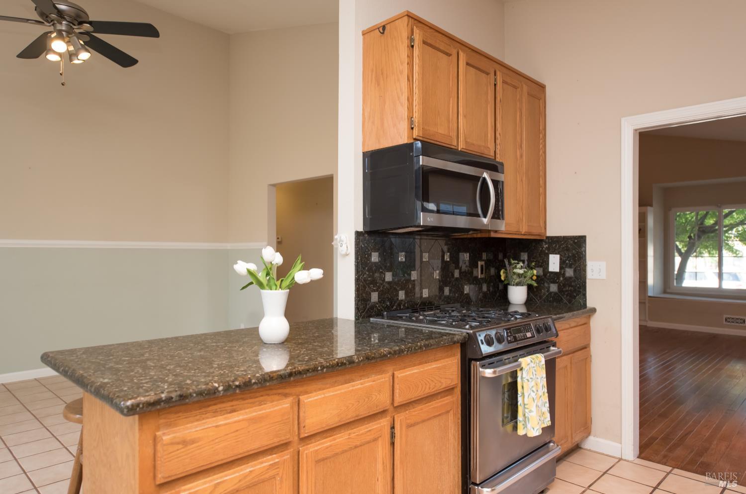Detail Gallery Image 13 of 31 For 135 Furber Ln, Cloverdale,  CA 95425 - 3 Beds | 2 Baths