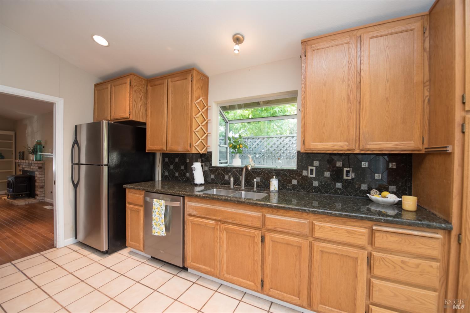 Detail Gallery Image 14 of 31 For 135 Furber Ln, Cloverdale,  CA 95425 - 3 Beds | 2 Baths