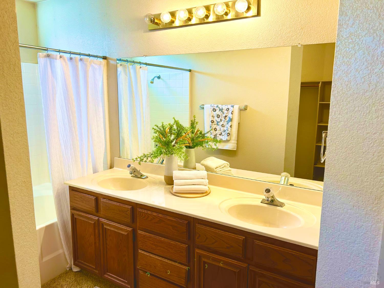 Detail Gallery Image 24 of 29 For 261 Bridgewater Cir, Suisun City,  CA 94585 - 3 Beds | 2/1 Baths