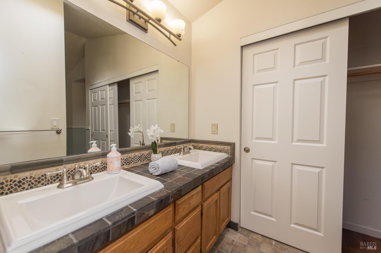 Detail Gallery Image 22 of 31 For 135 Furber Ln, Cloverdale,  CA 95425 - 3 Beds | 2 Baths