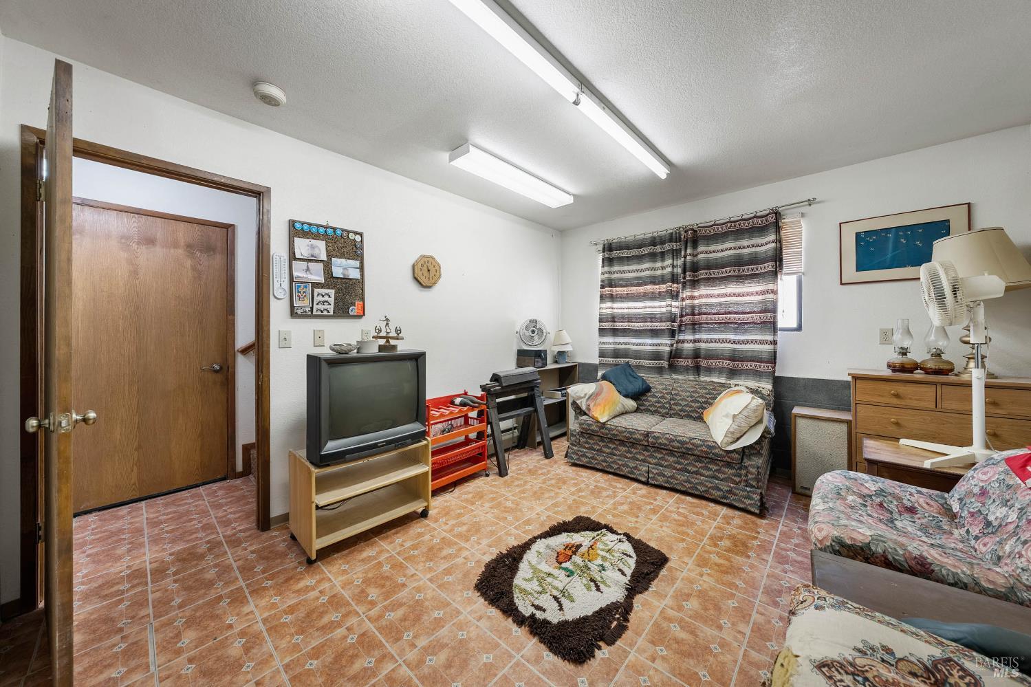 Detail Gallery Image 32 of 46 For 12790 Pine Ave, Potter Valley,  CA 95469 - 2 Beds | 1 Baths