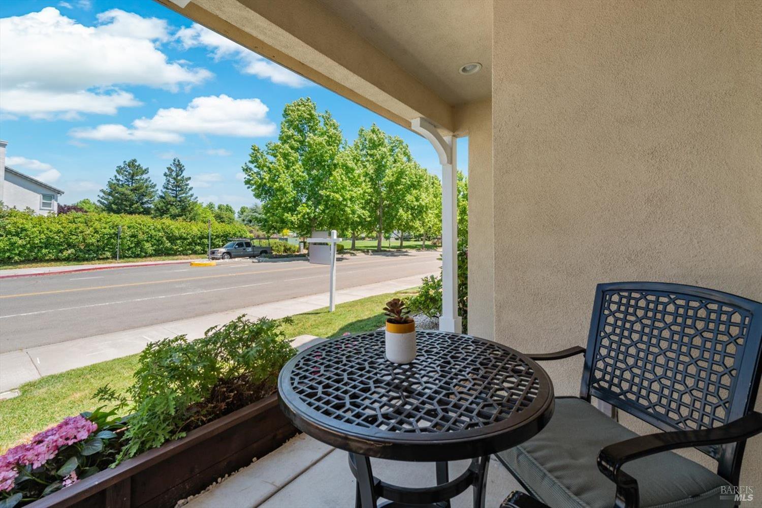 Detail Gallery Image 5 of 42 For 1341 Valley Glen Dr, Dixon,  CA 95620 - 4 Beds | 3 Baths