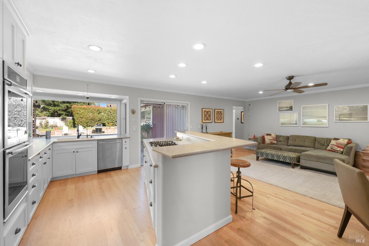 Detail Gallery Image 4 of 28 For 17 Mosswood Ct, Novato,  CA 94947 - 4 Beds | 2 Baths