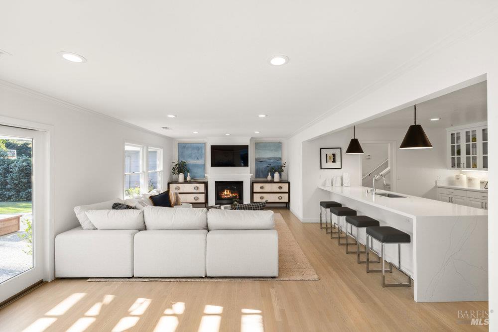 Detail Gallery Image 12 of 46 For Address Is Not Disclosed, San Anselmo,  CA 94960 - 4 Beds | 4/1 Baths