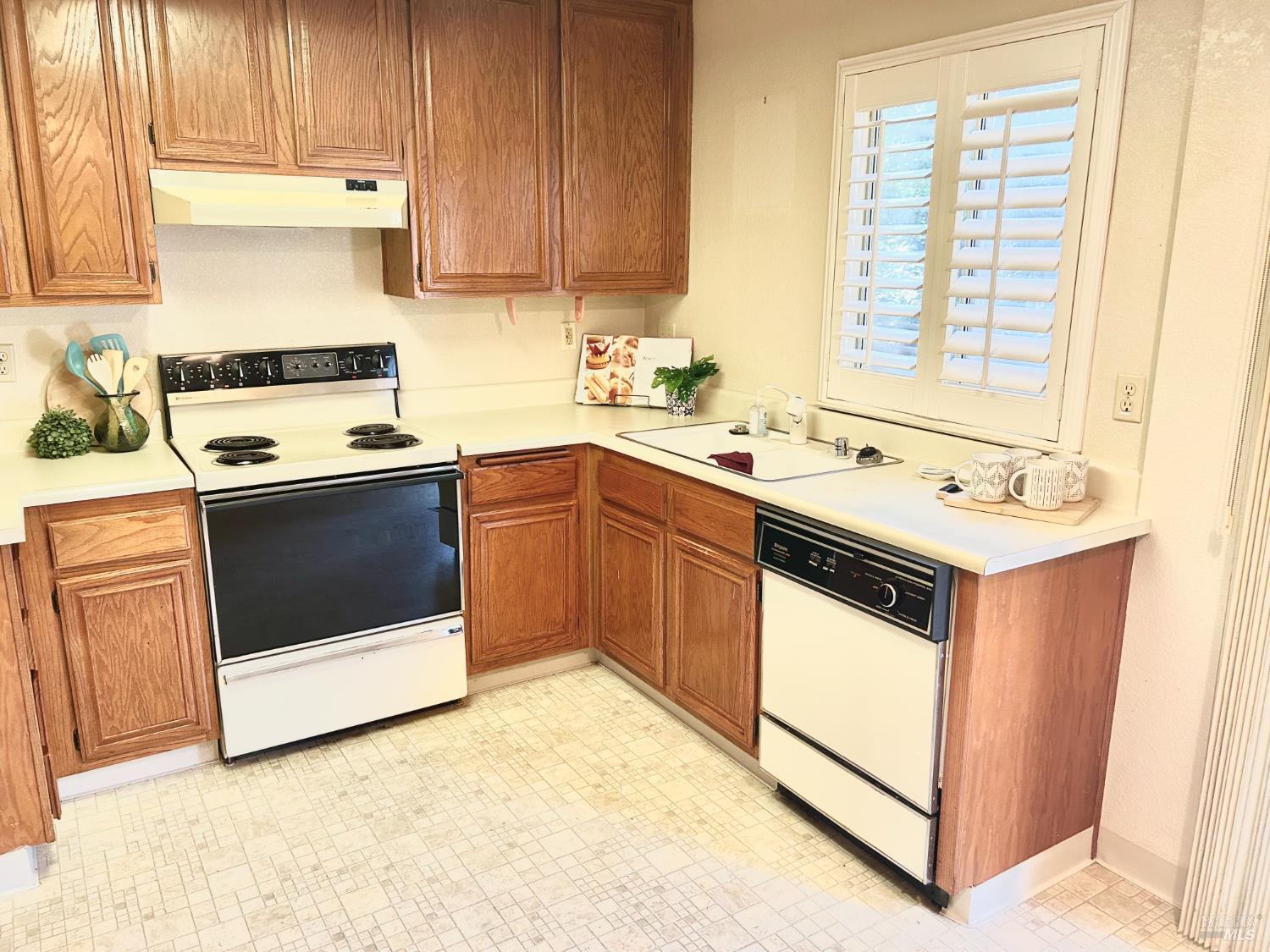Detail Gallery Image 13 of 29 For 261 Bridgewater Cir, Suisun City,  CA 94585 - 3 Beds | 2/1 Baths