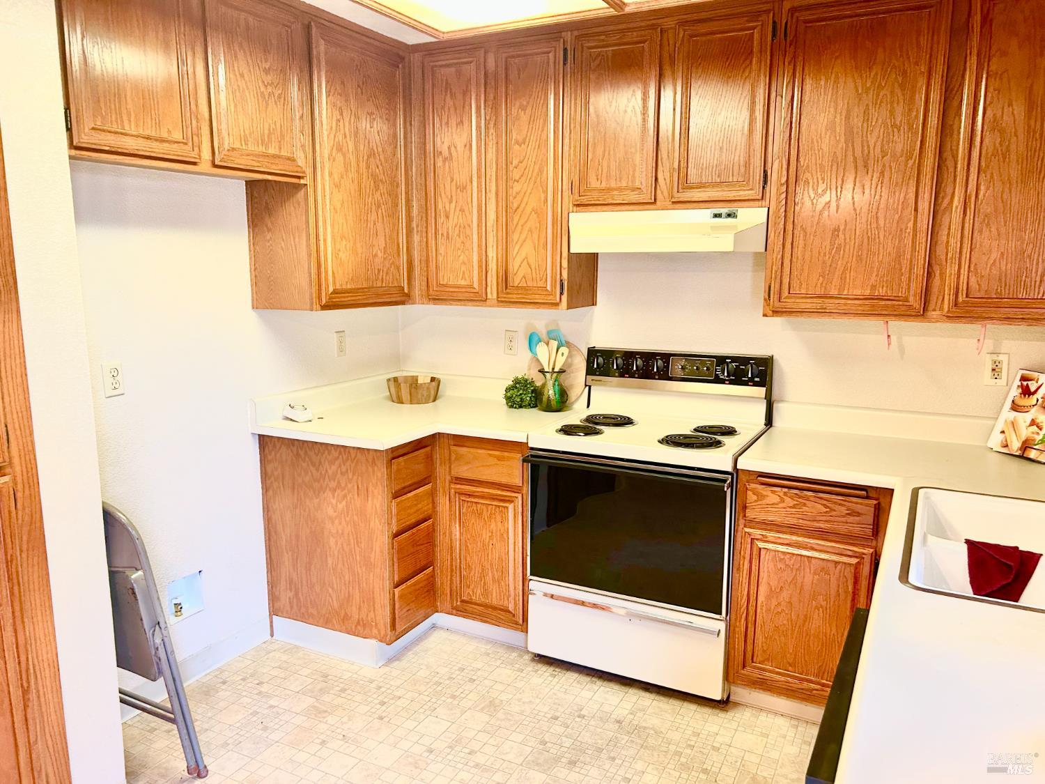 Detail Gallery Image 10 of 29 For 261 Bridgewater Cir, Suisun City,  CA 94585 - 3 Beds | 2/1 Baths