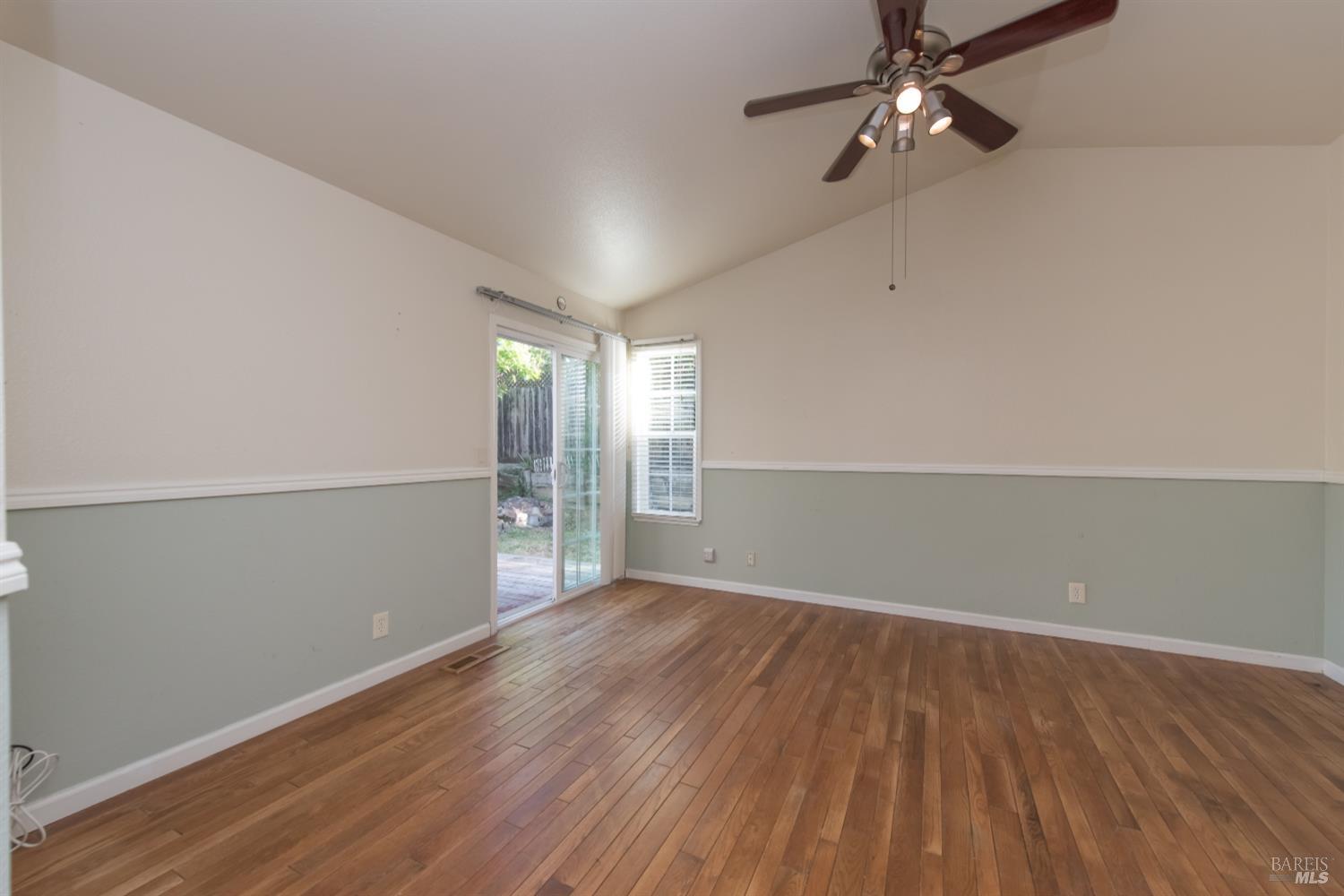 Detail Gallery Image 18 of 31 For 135 Furber Ln, Cloverdale,  CA 95425 - 3 Beds | 2 Baths