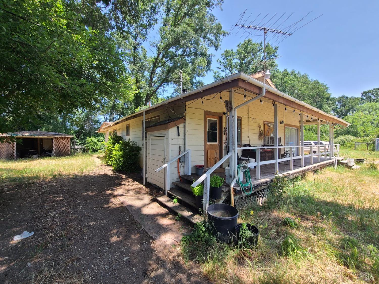 Detail Gallery Image 5 of 11 For 24450 Wattenburg Rd, Covelo,  CA 95428 - 3 Beds | 2 Baths