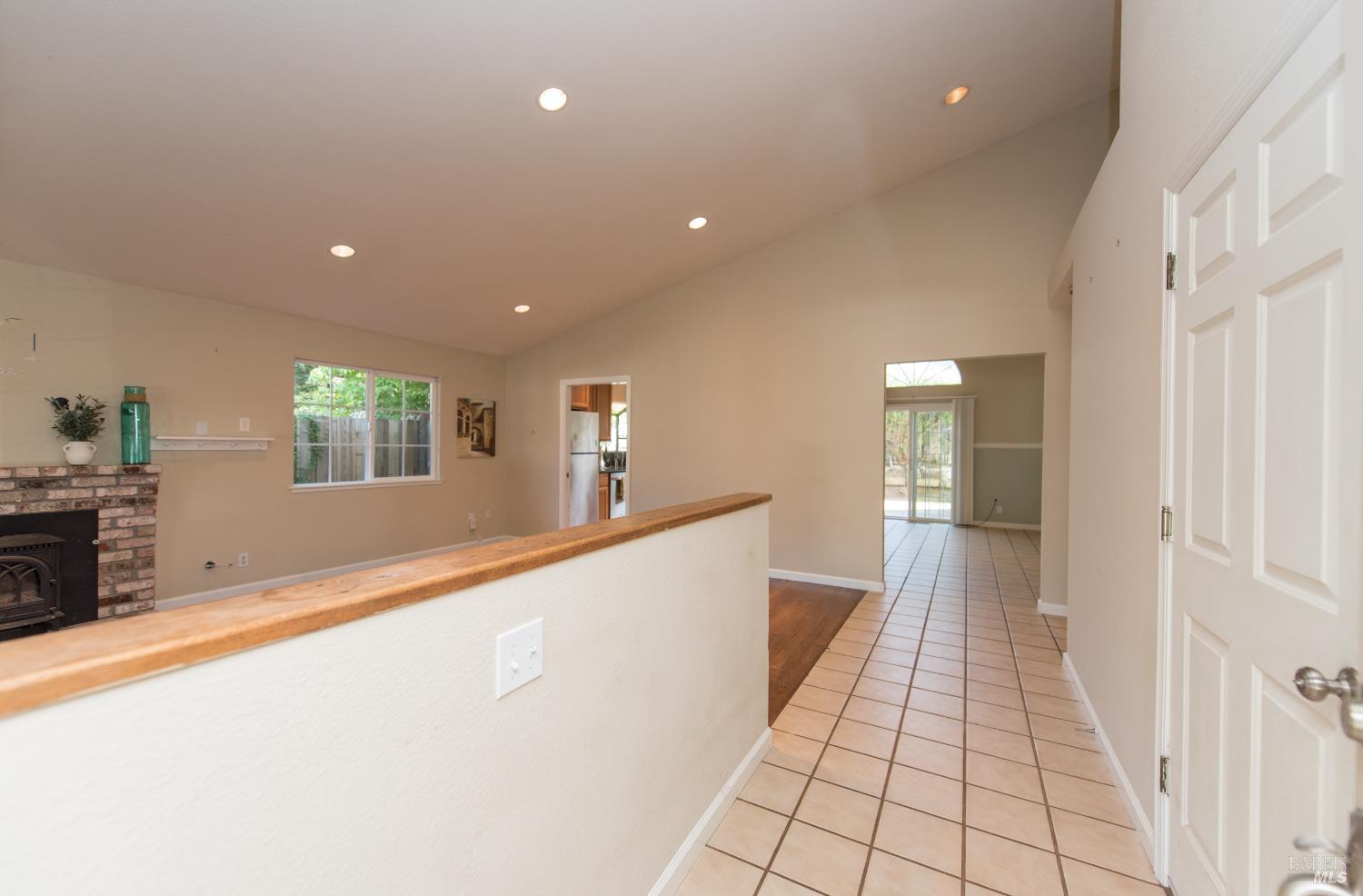 Detail Gallery Image 3 of 31 For 135 Furber Ln, Cloverdale,  CA 95425 - 3 Beds | 2 Baths