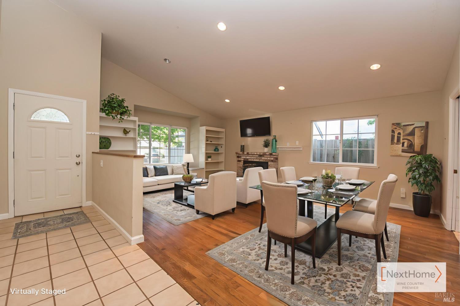 Detail Gallery Image 4 of 31 For 135 Furber Ln, Cloverdale,  CA 95425 - 3 Beds | 2 Baths