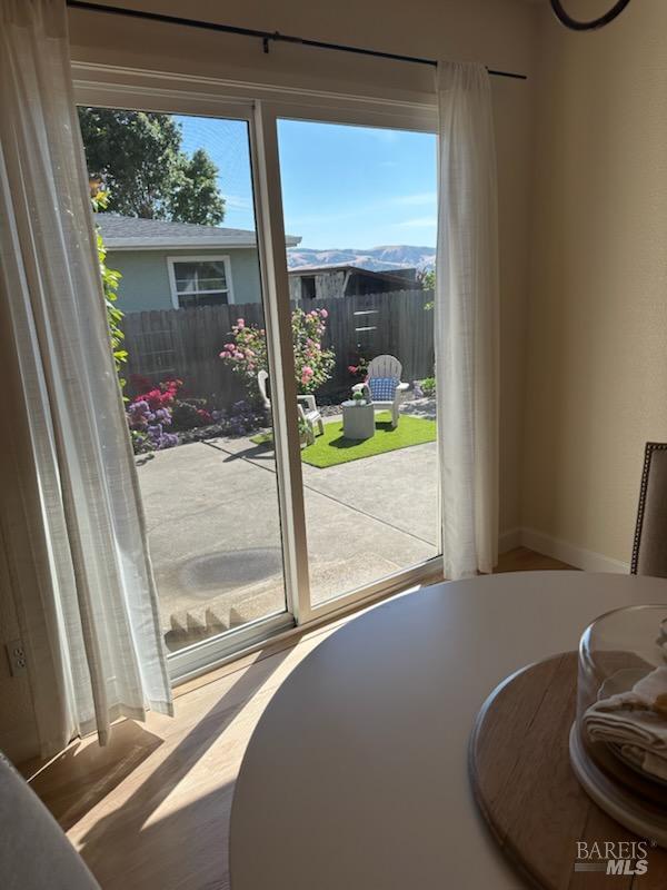 Detail Gallery Image 14 of 33 For 1811 Pacifica Ct, Benicia,  CA 94510 - 3 Beds | 2 Baths