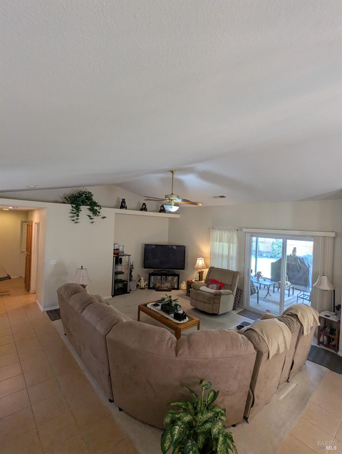 Detail Gallery Image 10 of 31 For 3041 Ren Way, Madera,  CA 93637 - 3 Beds | 2 Baths