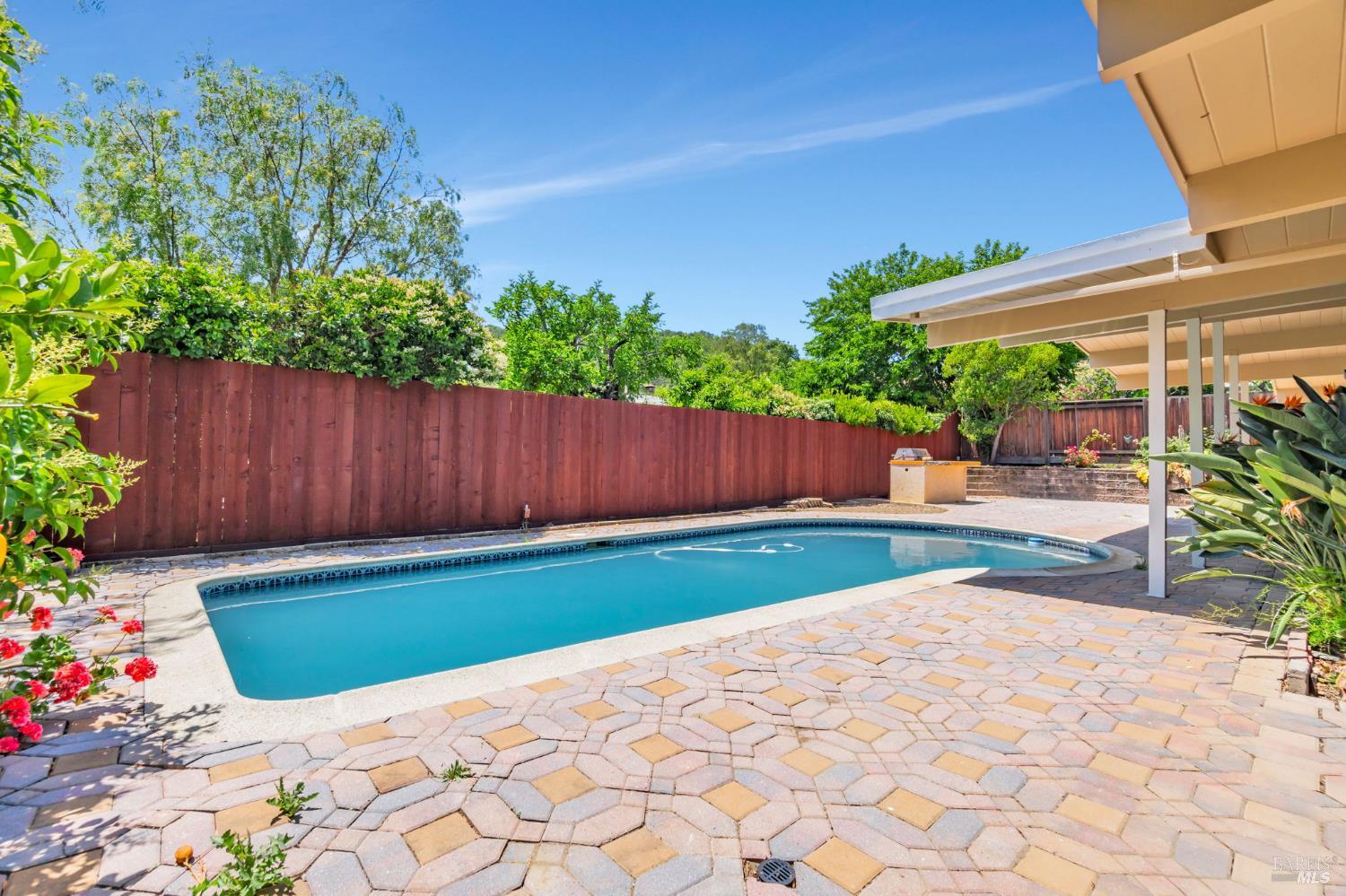 Detail Gallery Image 55 of 57 For 915 Del Ganado Rd, San Rafael,  CA 94030 - 3 Beds | 2 Baths