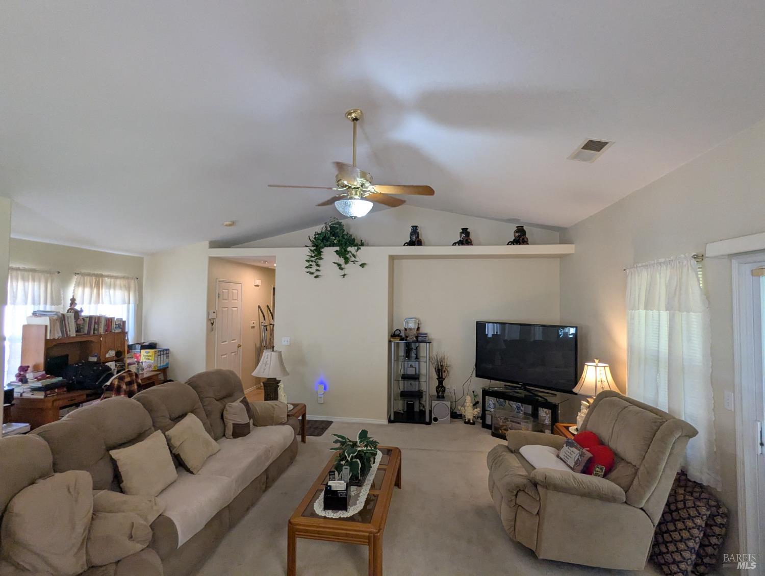 Detail Gallery Image 9 of 31 For 3041 Ren Way, Madera,  CA 93637 - 3 Beds | 2 Baths