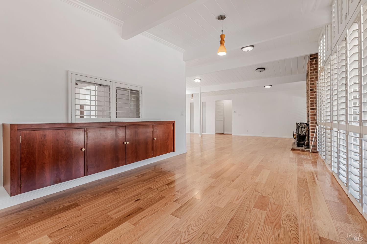 Detail Gallery Image 11 of 57 For 915 Del Ganado Rd, San Rafael,  CA 94030 - 3 Beds | 2 Baths