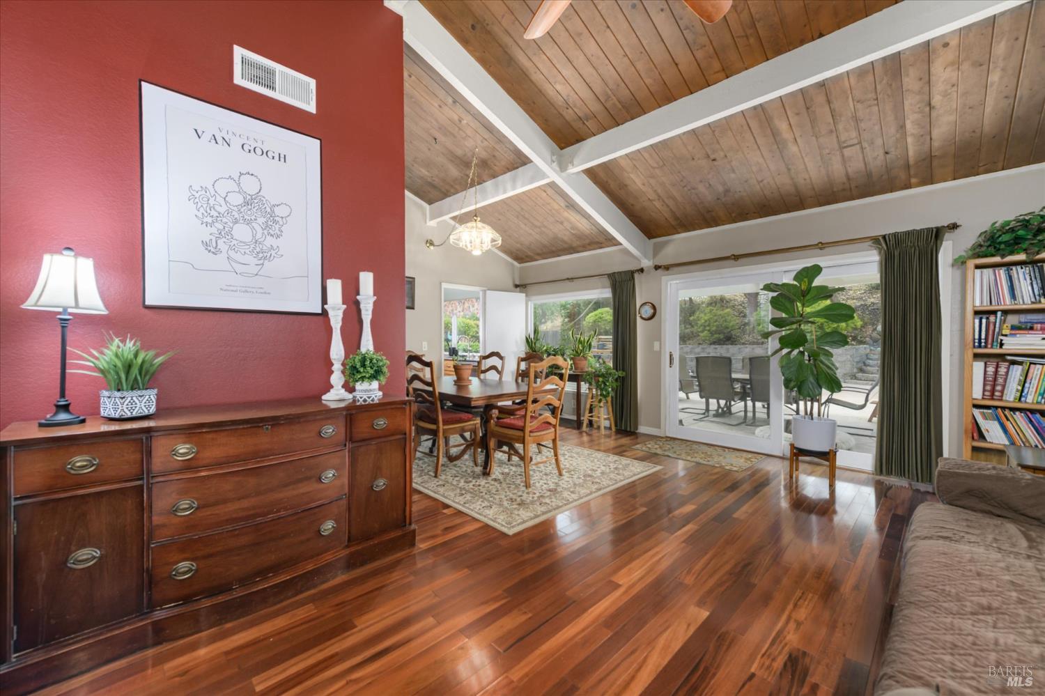 Detail Gallery Image 15 of 52 For 531 Locust Dr, Vallejo,  CA 94591 - 4 Beds | 2 Baths