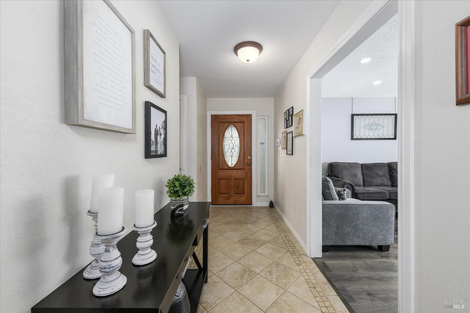 Detail Gallery Image 5 of 52 For 531 Locust Dr, Vallejo,  CA 94591 - 4 Beds | 2 Baths