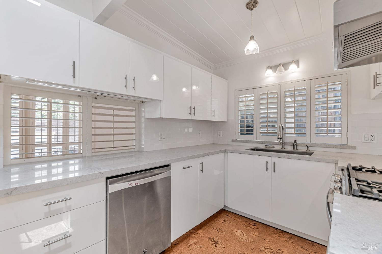 Detail Gallery Image 17 of 57 For 915 Del Ganado Rd, San Rafael,  CA 94030 - 3 Beds | 2 Baths