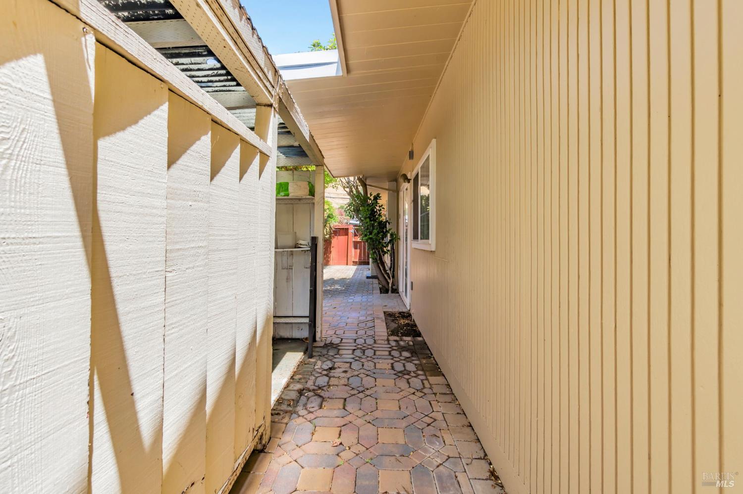 Detail Gallery Image 48 of 57 For 915 Del Ganado Rd, San Rafael,  CA 94030 - 3 Beds | 2 Baths