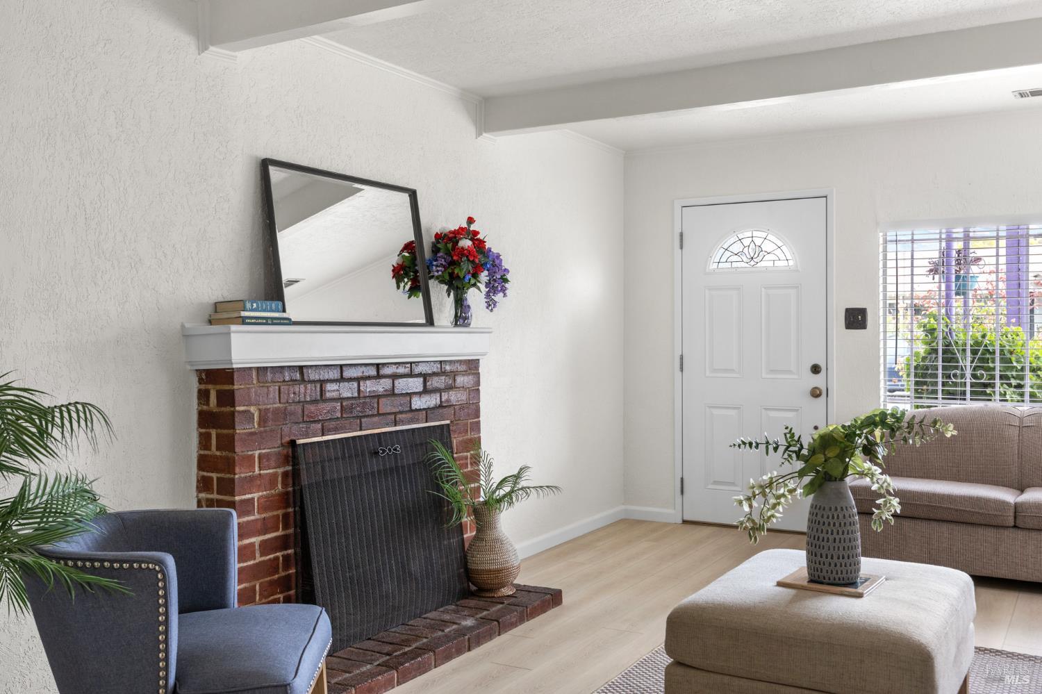 Detail Gallery Image 5 of 34 For 1037 Sheridan St, Vallejo,  CA 94590 - 3 Beds | 2 Baths