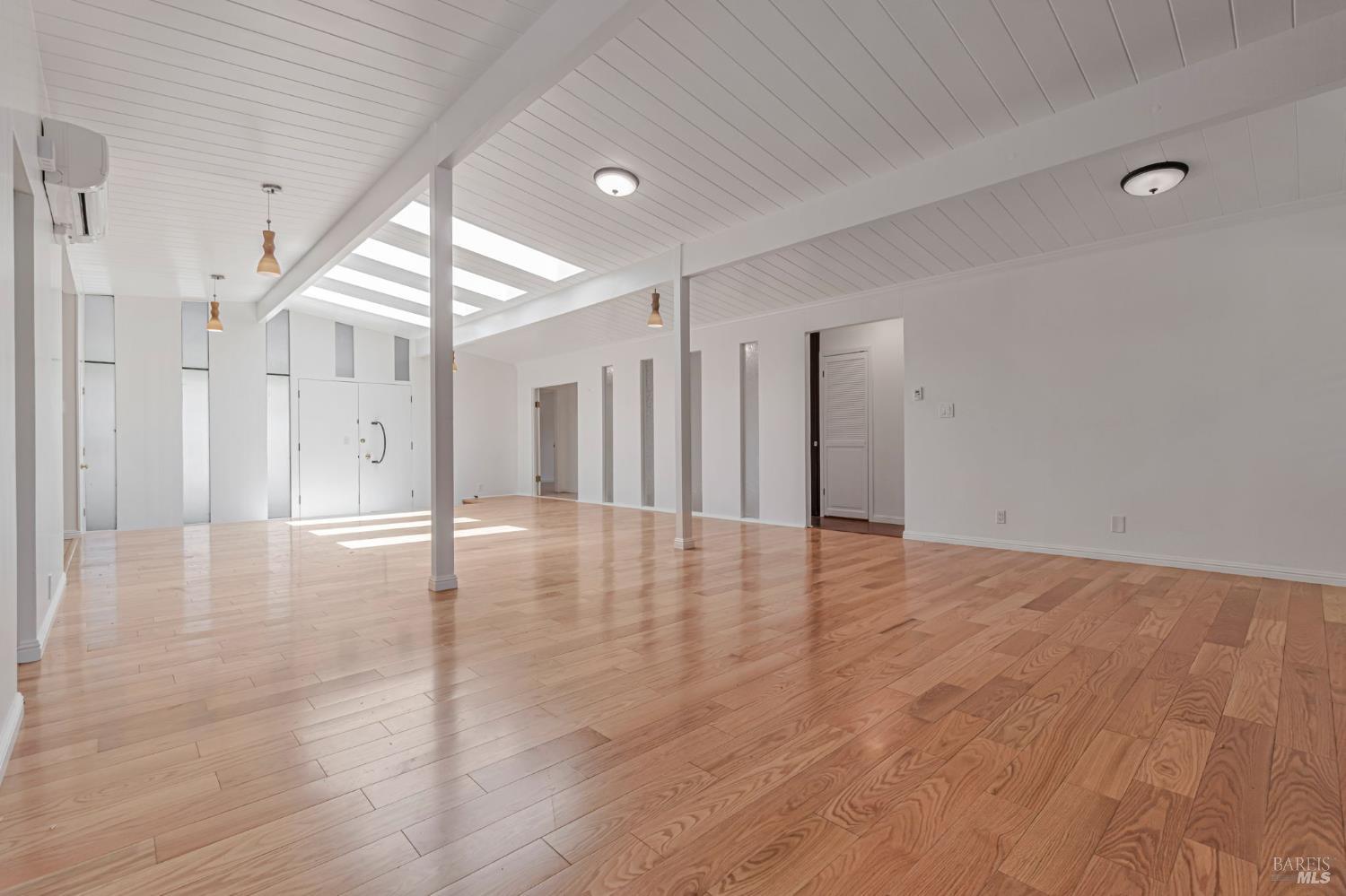 Detail Gallery Image 15 of 57 For 915 Del Ganado Rd, San Rafael,  CA 94030 - 3 Beds | 2 Baths