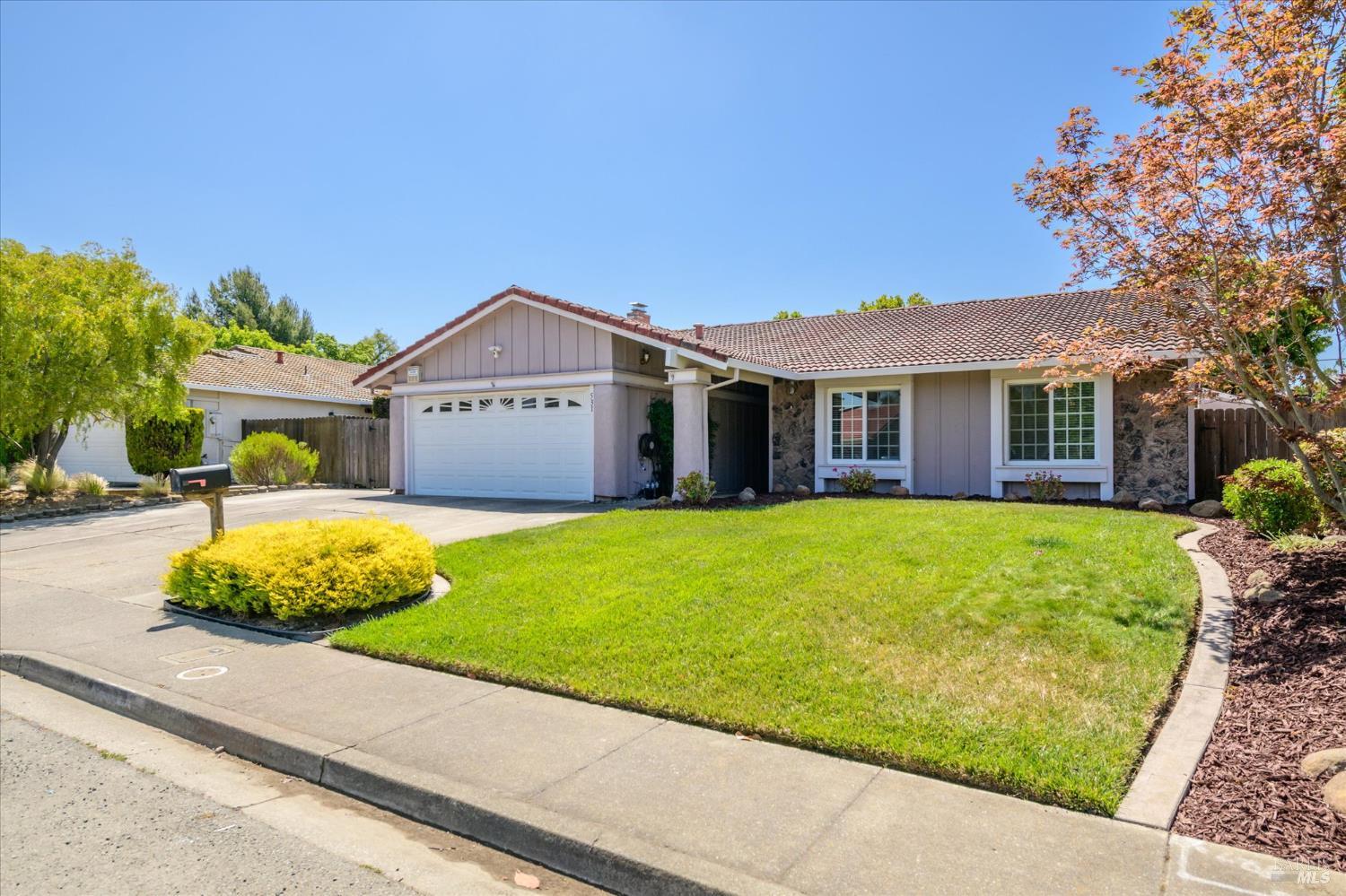 Detail Gallery Image 2 of 52 For 531 Locust Dr, Vallejo,  CA 94591 - 4 Beds | 2 Baths