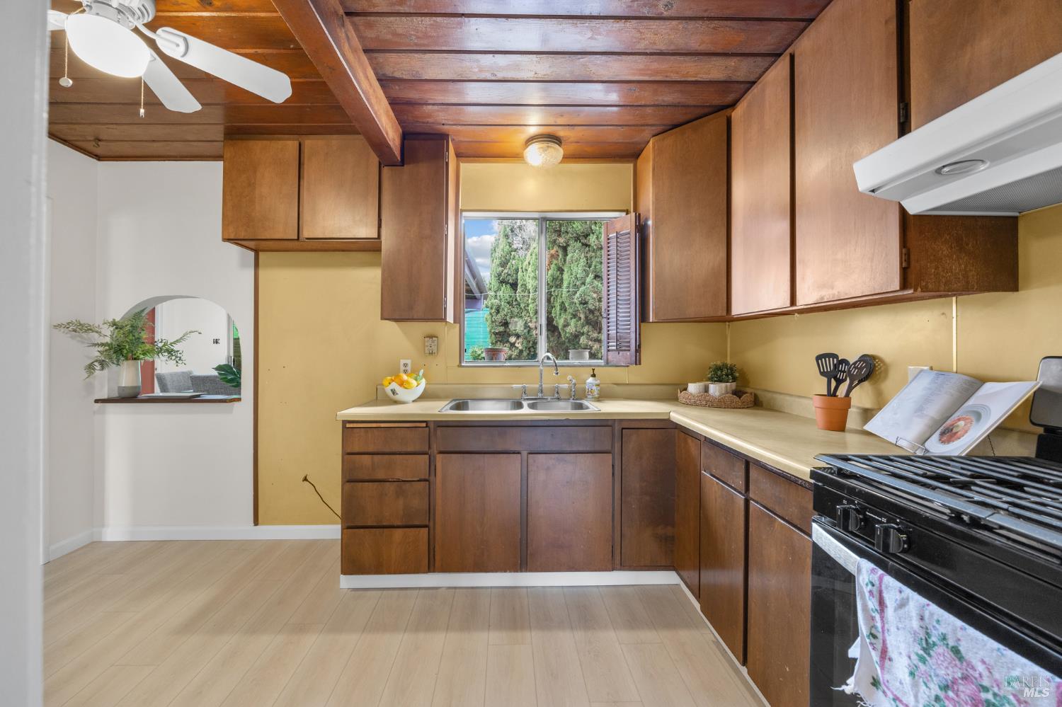Detail Gallery Image 14 of 34 For 1037 Sheridan St, Vallejo,  CA 94590 - 3 Beds | 2 Baths