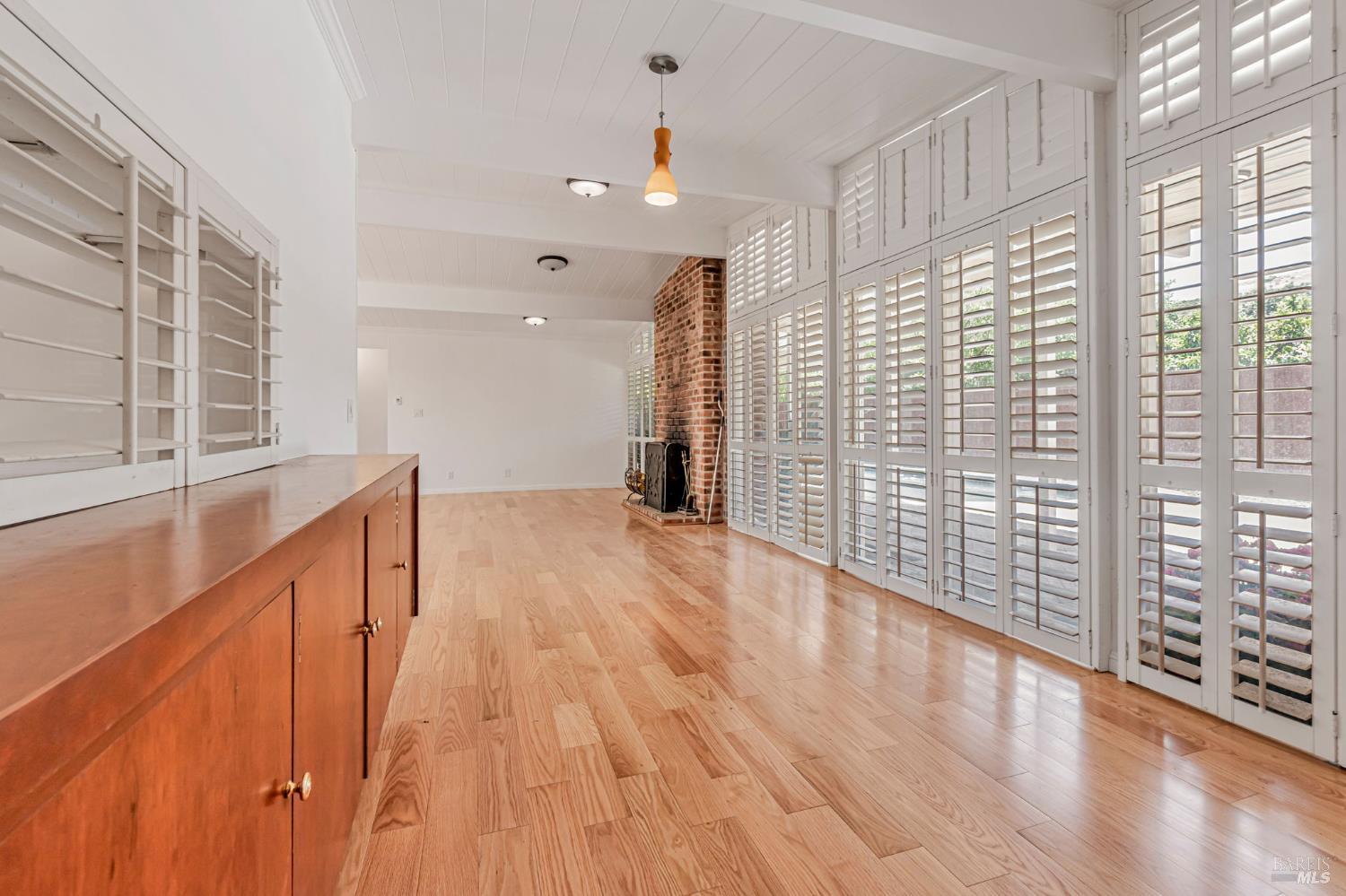 Detail Gallery Image 12 of 57 For 915 Del Ganado Rd, San Rafael,  CA 94030 - 3 Beds | 2 Baths