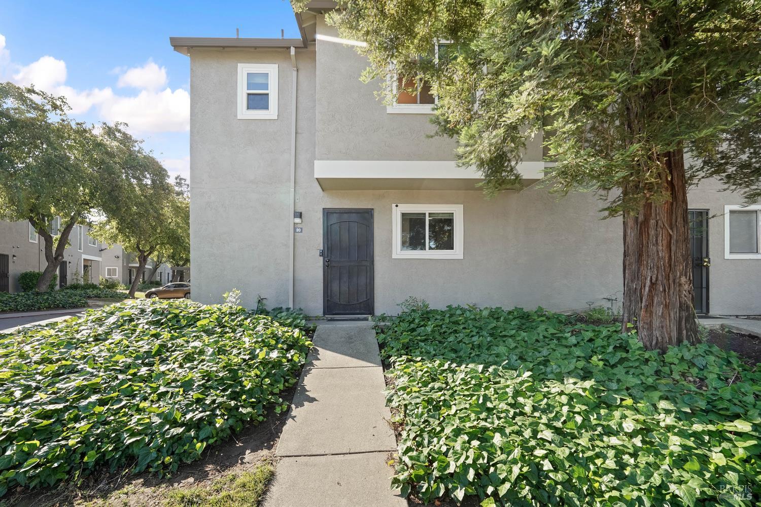 Grande Circle #20, Fairfield, California image 1