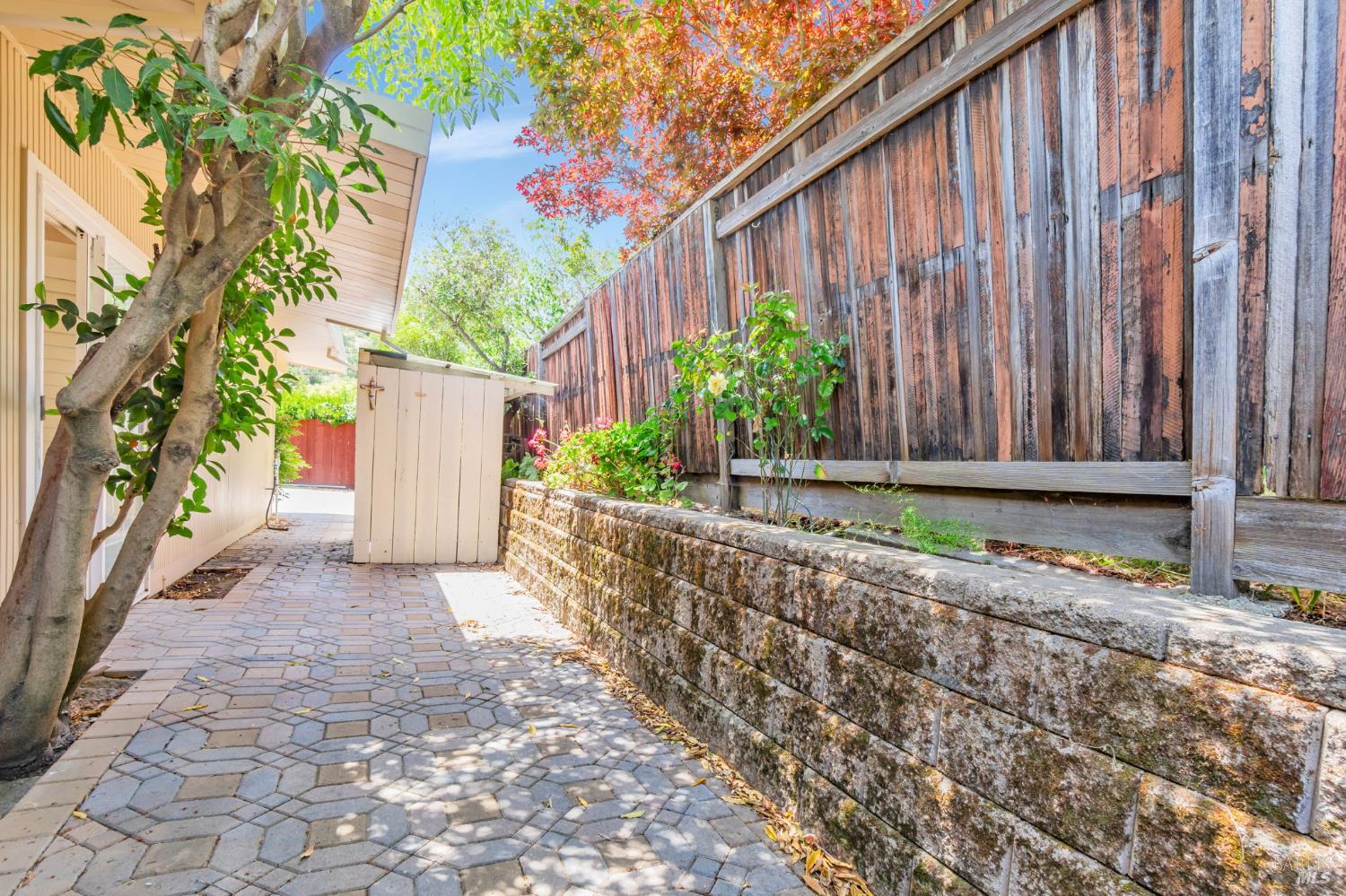 Detail Gallery Image 50 of 57 For 915 Del Ganado Rd, San Rafael,  CA 94030 - 3 Beds | 2 Baths