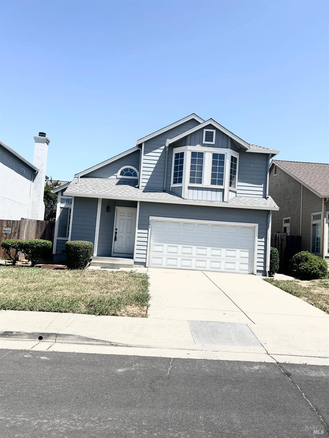 Detail Gallery Image 2 of 29 For 261 Bridgewater Cir, Suisun City,  CA 94585 - 3 Beds | 2/1 Baths