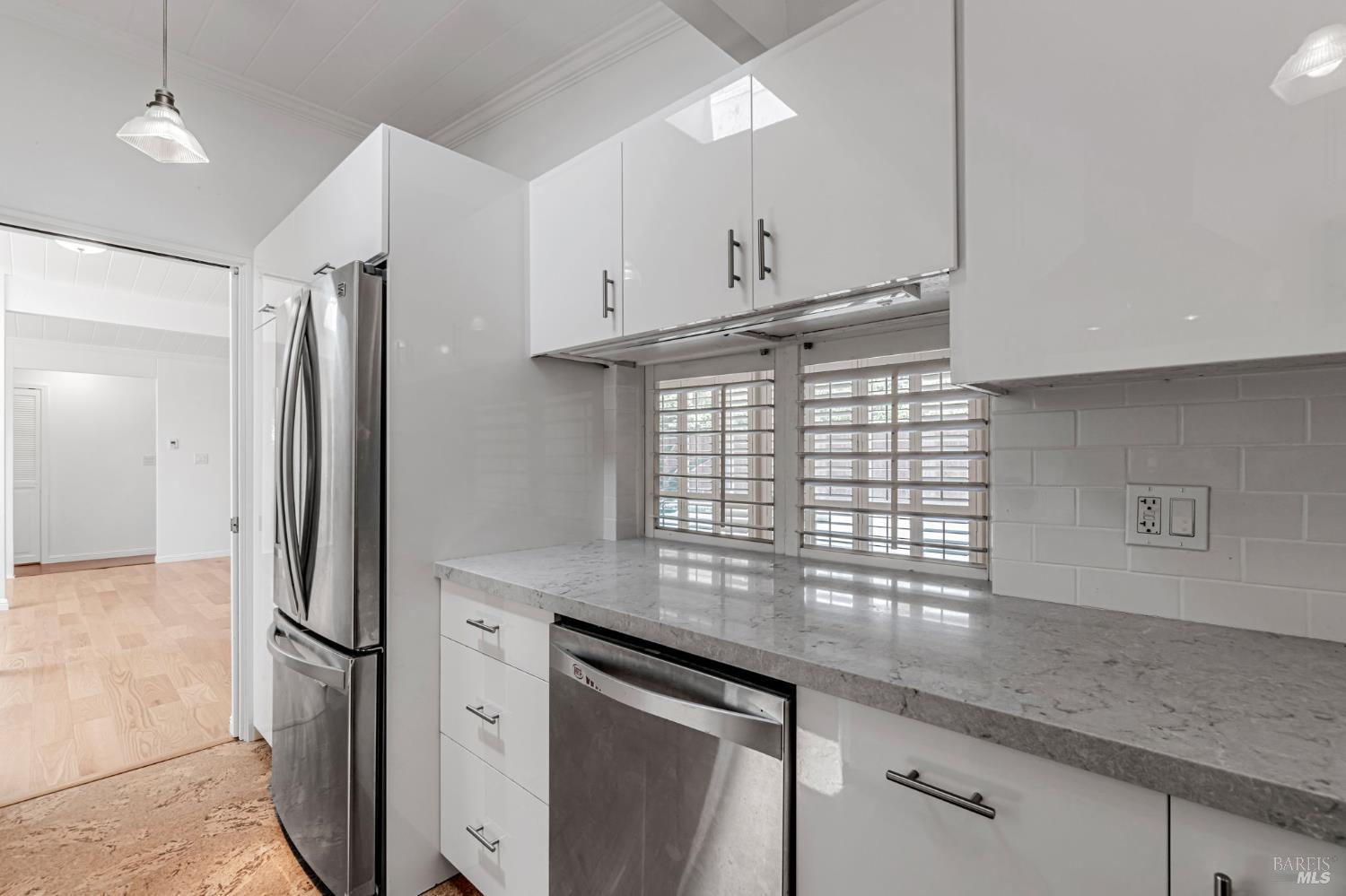 Detail Gallery Image 19 of 57 For 915 Del Ganado Rd, San Rafael,  CA 94030 - 3 Beds | 2 Baths