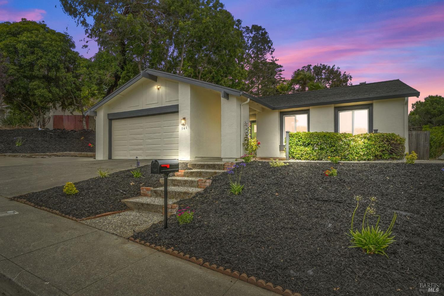 Detail Gallery Image 1 of 1 For 546 Hastings Dr, Benicia,  CA 94510 - 3 Beds | 2 Baths