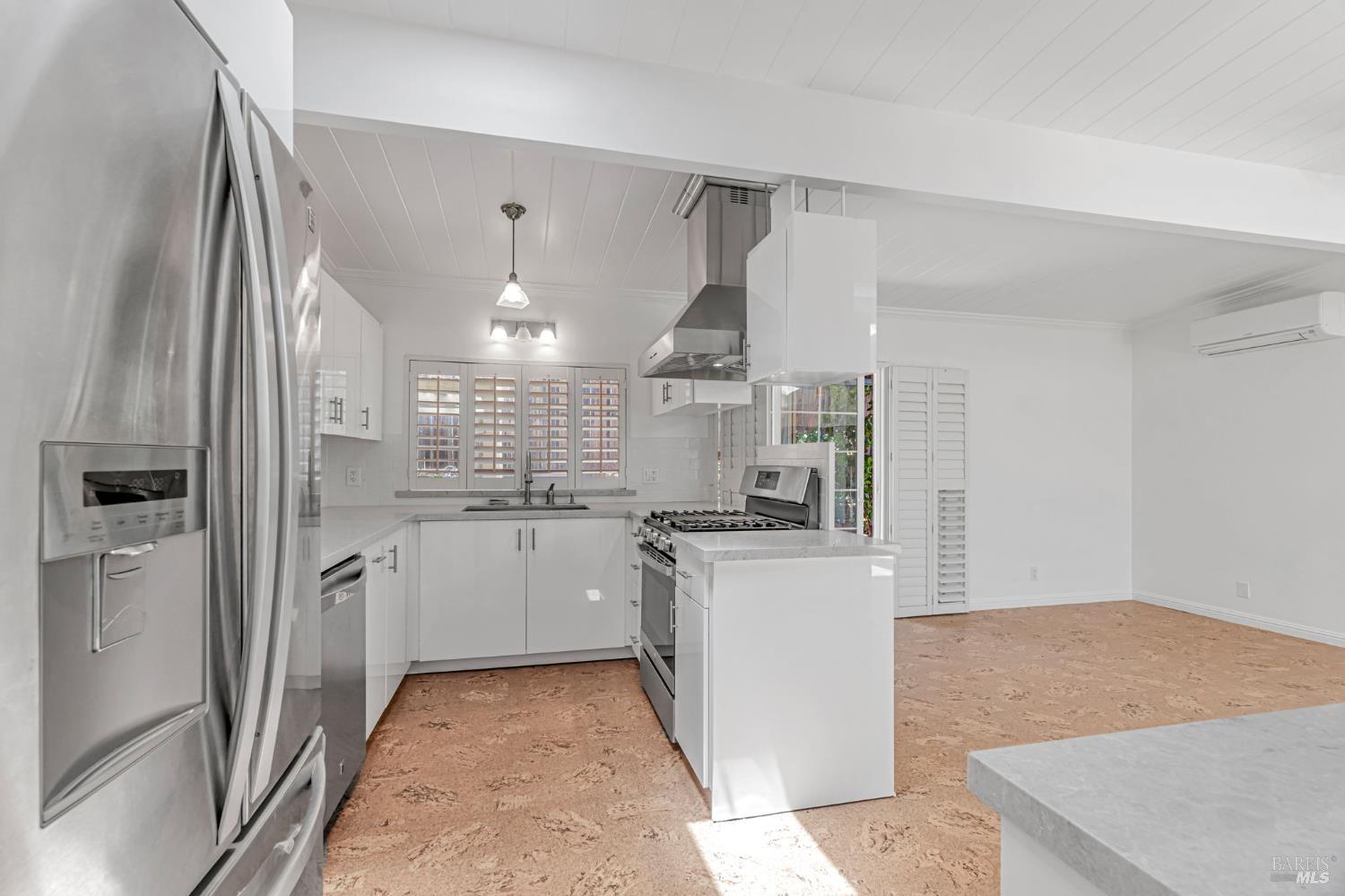 Detail Gallery Image 16 of 57 For 915 Del Ganado Rd, San Rafael,  CA 94030 - 3 Beds | 2 Baths