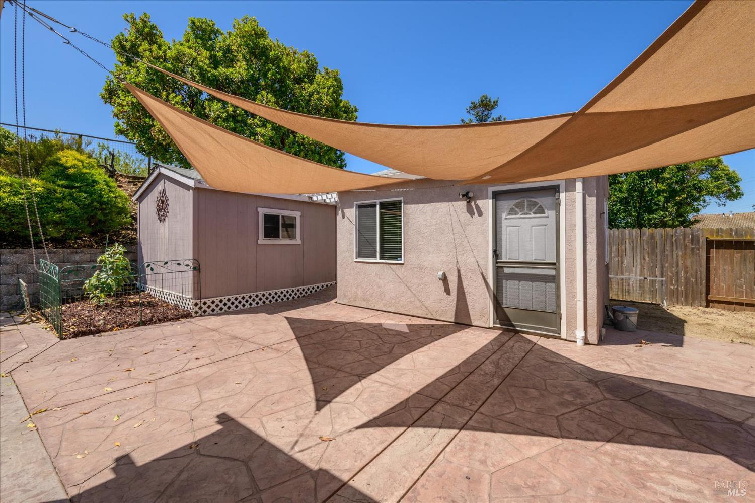 Detail Gallery Image 31 of 52 For 531 Locust Dr, Vallejo,  CA 94591 - 4 Beds | 2 Baths