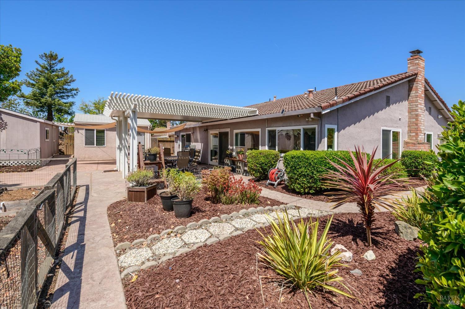 Detail Gallery Image 33 of 52 For 531 Locust Dr, Vallejo,  CA 94591 - 4 Beds | 2 Baths